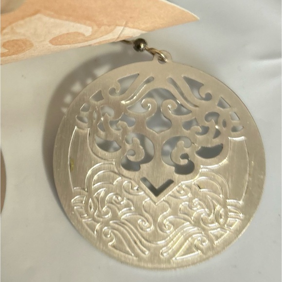 Elaine’s Wearable Art Pierced Earrings Silver Cut Design W/Blue & Rhinestones - Picture 4 of 5